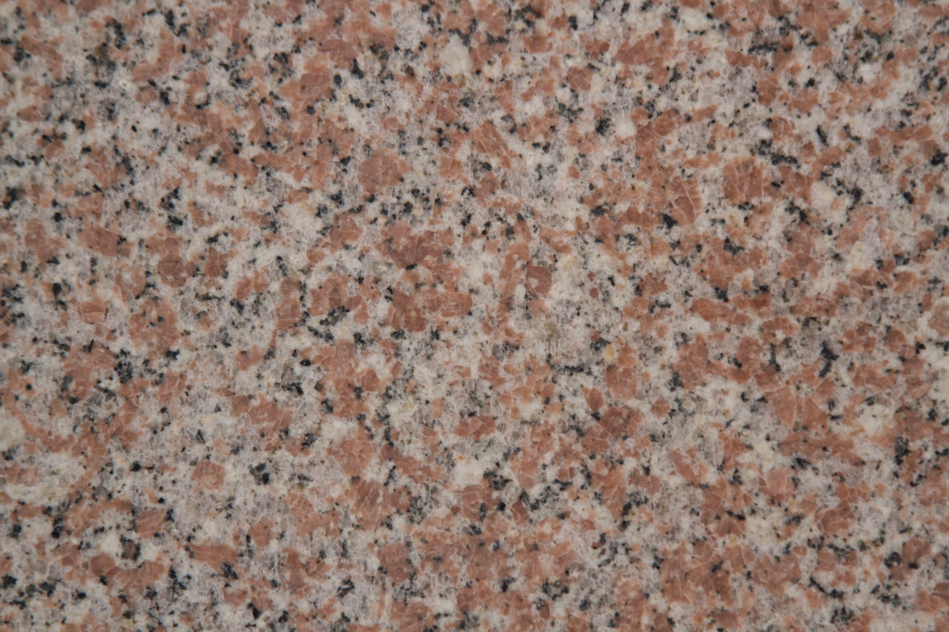 Rosa Nasr · Granite
